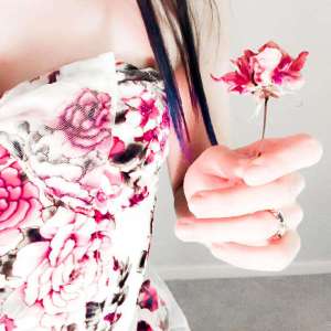 roseThumb_KittyYeung